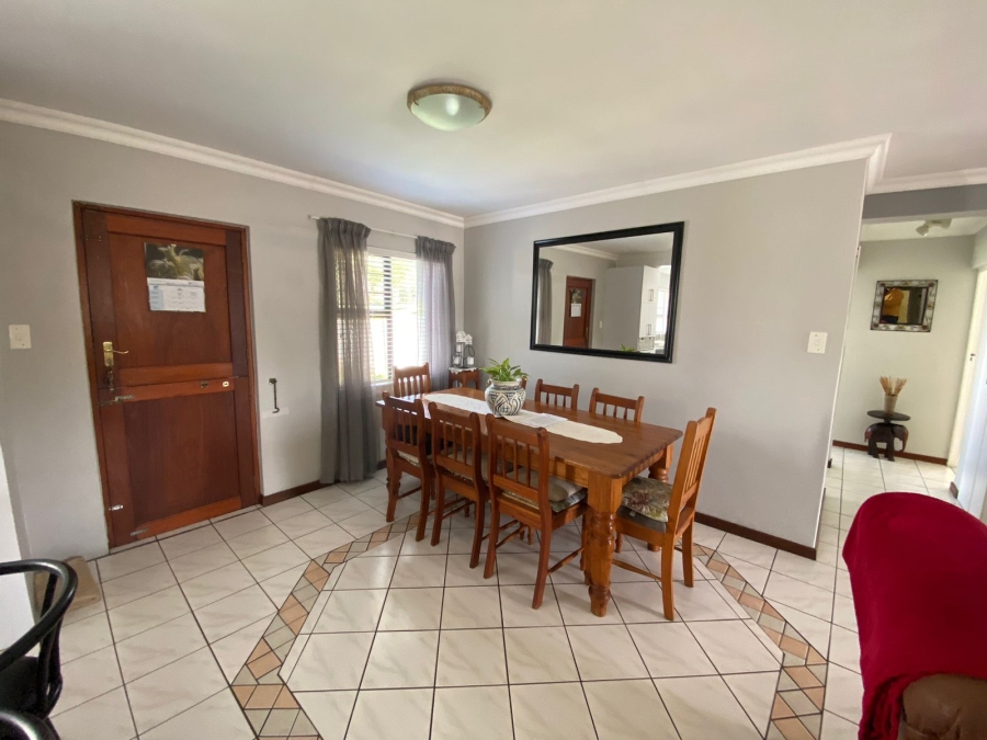 5 Bedroom Property for Sale in Onrus Western Cape